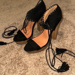 Lace Up Black Suede Heels 🧡